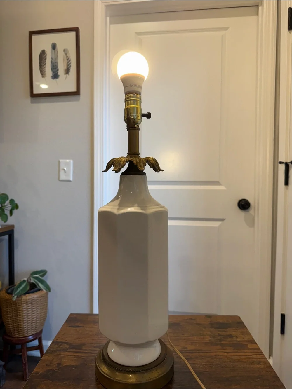 Vintage Stiffel Lenox Mid-Century Porcelain & Brass Table Lamp